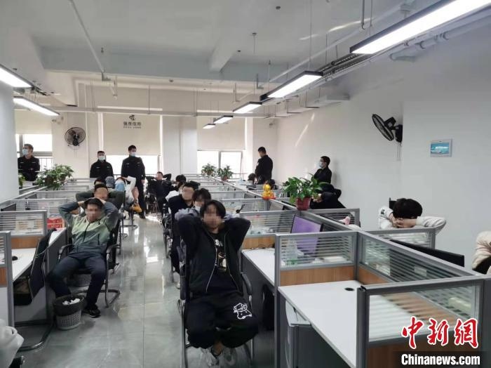 抓捕現(xiàn)場?！￠L沙市公安局供圖