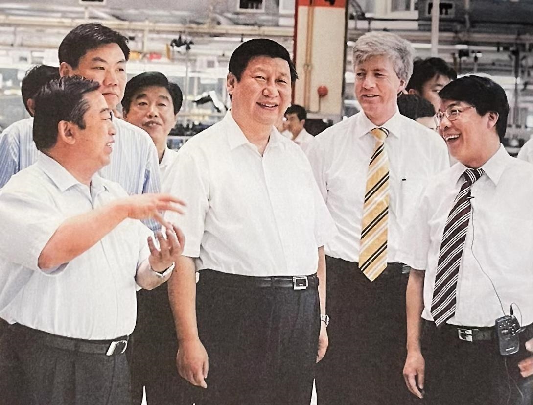 2007年7月，習(xí)近平調(diào)研上海大眾汽車有限公司。