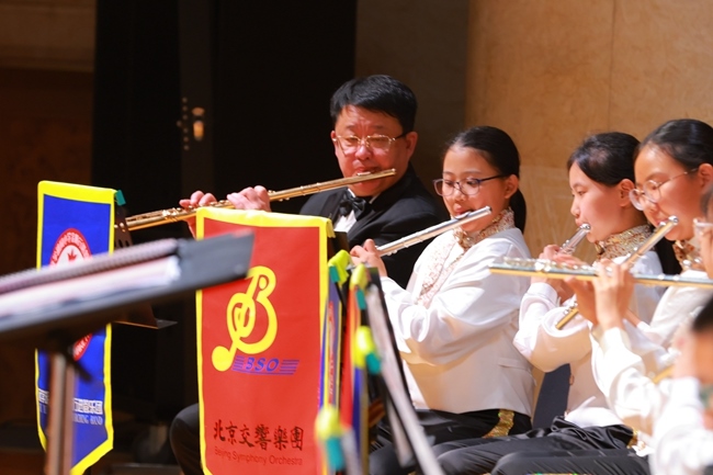 “樂動金帆 ‘藝’起交響”為主題的專場音樂會現場。主辦方供圖