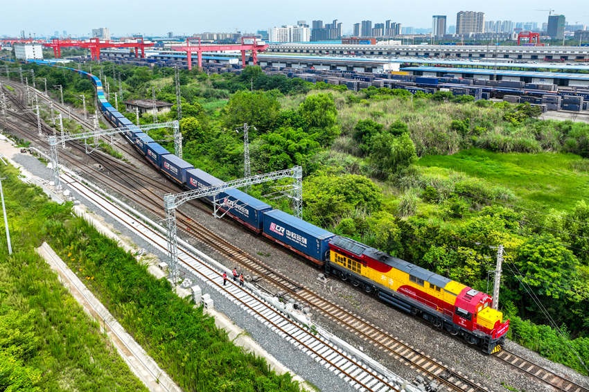 中歐班列（成渝）駛出成都國際鐵路港。青白江區(qū)委宣傳部供圖