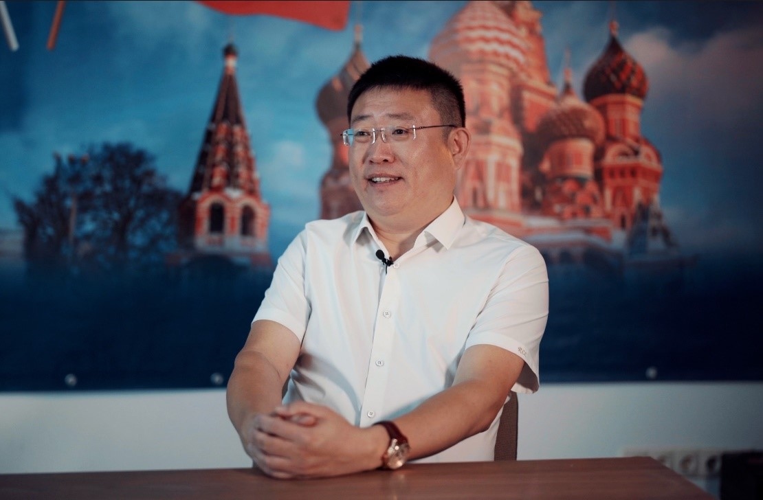 中俄人文合作發(fā)展中心主席尹斌接受人民網(wǎng)記者采訪。人民網(wǎng)記者 馬天翼攝