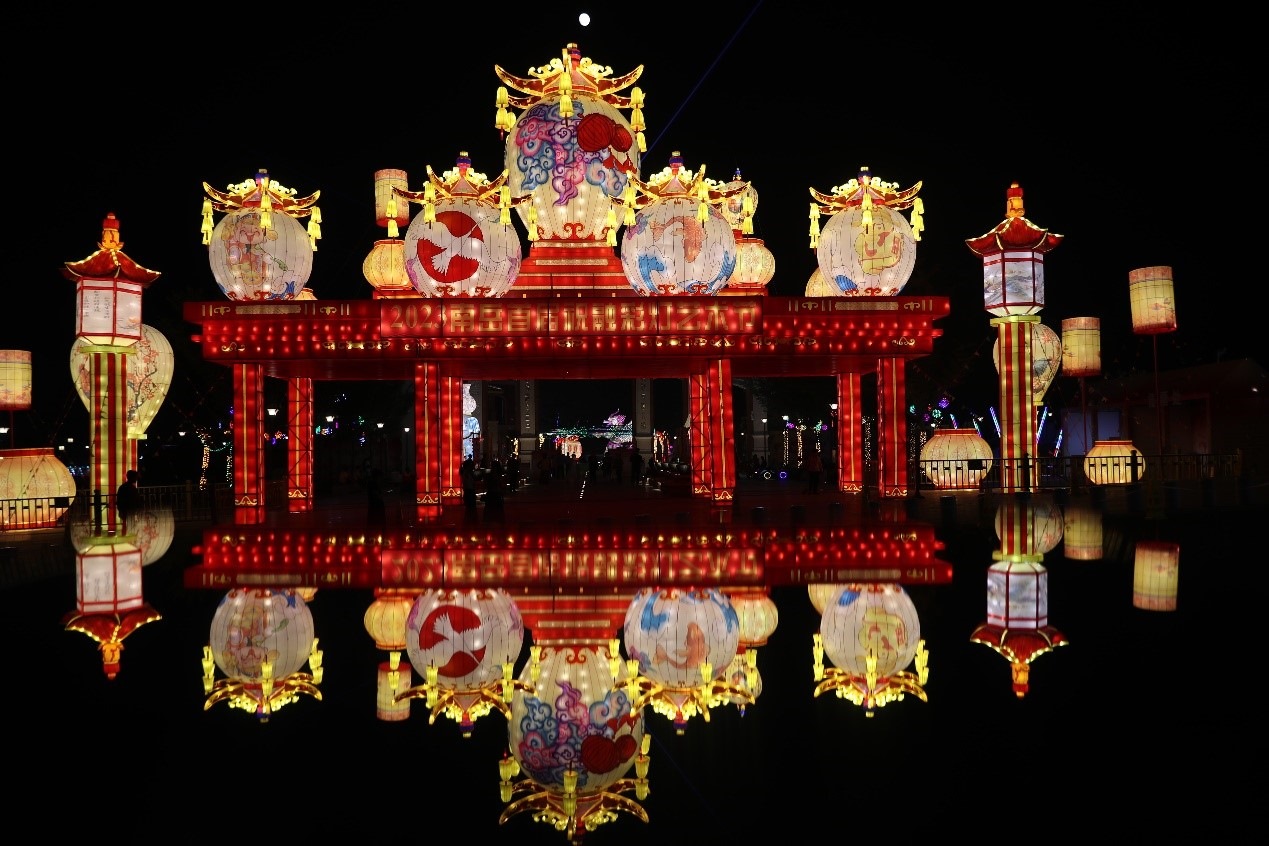 中秋國慶期間，南岳祝融文旅小鎮(zhèn)舉辦祝融花燈節(jié)。曹正平攝
