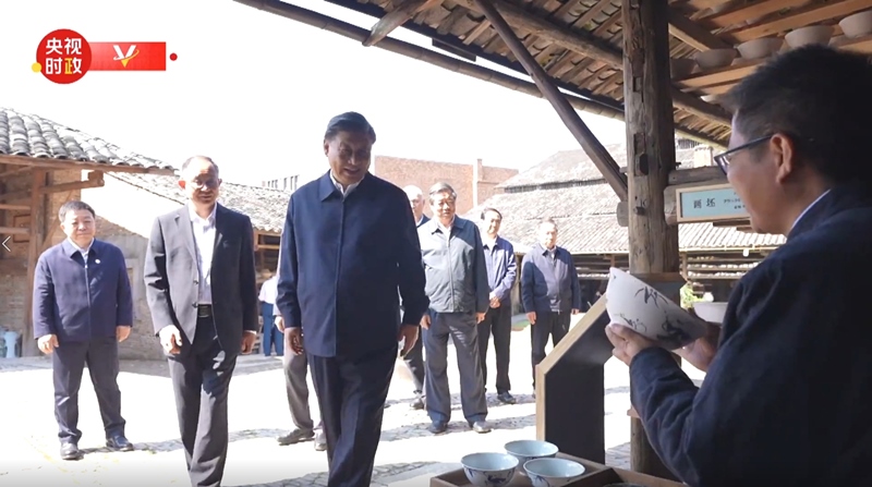 2023年10月11日，習(xí)近平在江西景德鎮(zhèn)考察。（視頻截圖）