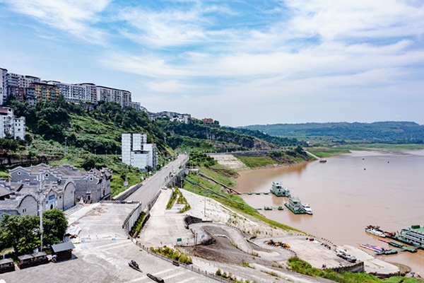 建成后的西沱鎮(zhèn)岸線環(huán)境綜合整治工程局部。受訪者供圖