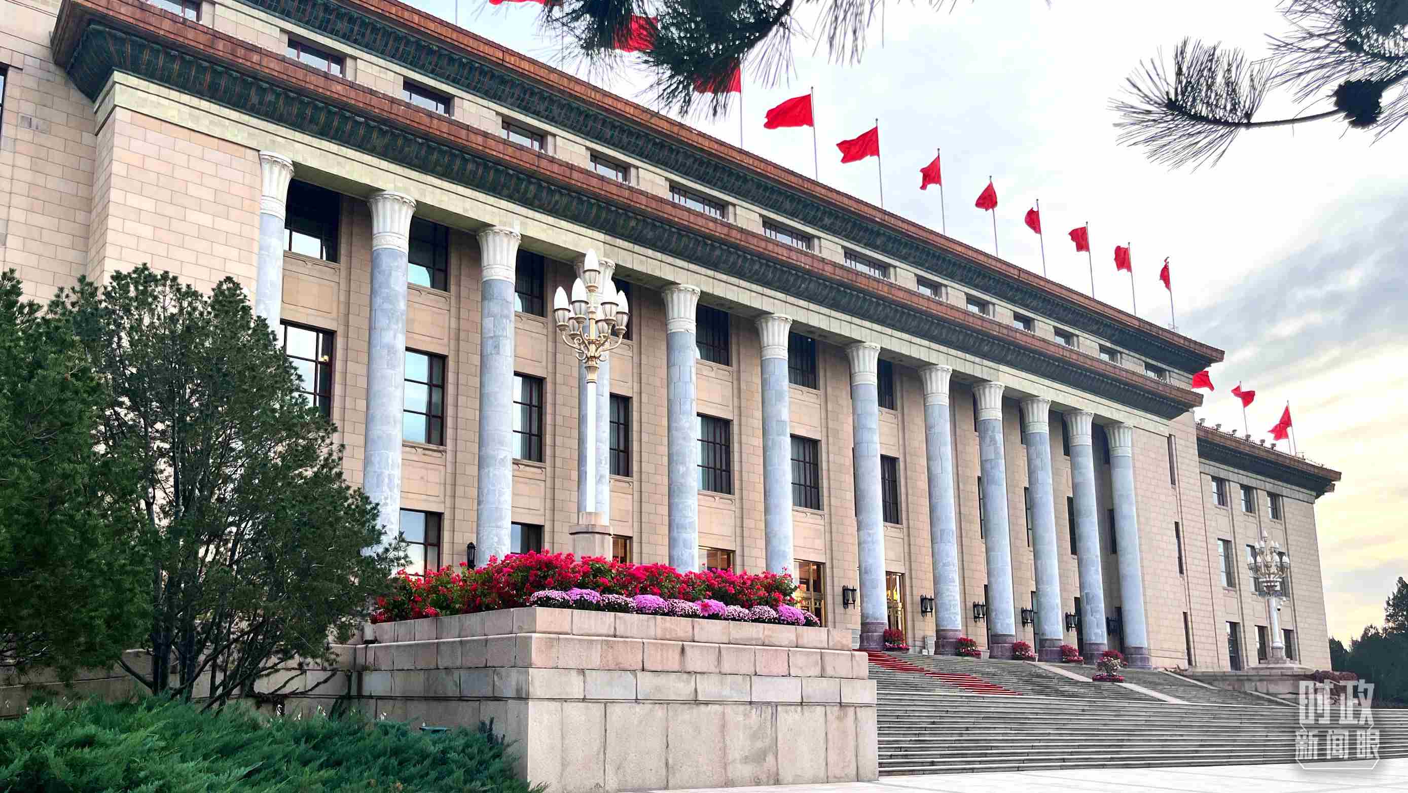 △10月18日，5場(chǎng)會(huì)談會(huì)見在北京人民大會(huì)堂舉行。（總臺(tái)央視記者張垚拍攝）