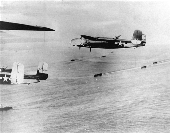 1942年4月18日，美國(guó)航空母艦甲板上B－25解放式轟炸機(jī)起飛轟炸東京工業(yè)區(qū)域，此為日本首次受盟軍之進(jìn)攻。