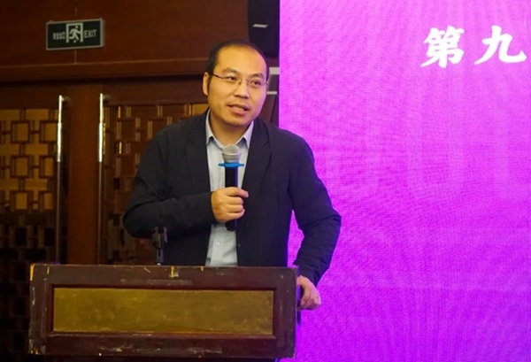 清華大學(xué)社會(huì)科學(xué)學(xué)院副院長(zhǎng)、政治學(xué)系長(zhǎng)聘教授孟天廣在研討會(huì)上總結(jié)發(fā)言。主辦方供圖