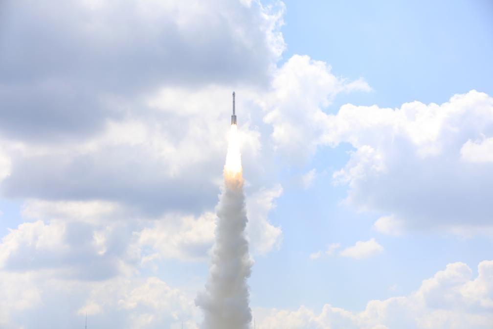 2023年9月10日12時(shí)30分，我國(guó)在太原衛(wèi)星發(fā)射中心使用長(zhǎng)征六號(hào)甲運(yùn)載火箭，成功將遙感四十號(hào)衛(wèi)星發(fā)射升空，衛(wèi)星順利進(jìn)入預(yù)定軌道，發(fā)射任務(wù)獲得圓滿成功。新華社發(fā)（王曉虎 攝）