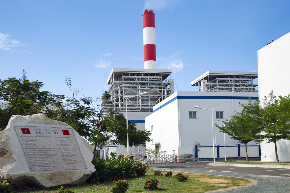 這是2021年3月24日在越南平順省拍攝的越南永新燃煤電廠一期BOT項目廠區(qū)。新華社發(fā)（南方電網(wǎng)越南永新公司供圖）