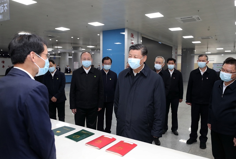 2021年3月23日，習近平在福建三明沙縣農村產權交易中心考察。