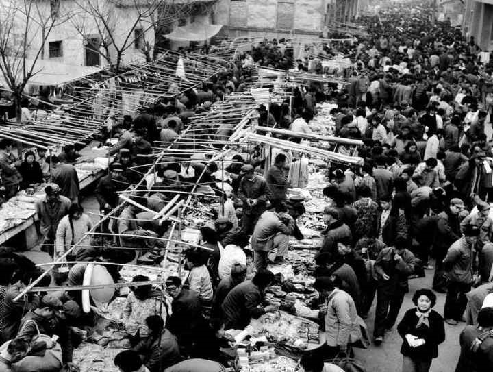 1982年，義烏湖清門馬路市場場景。拍友 金福根 攝
