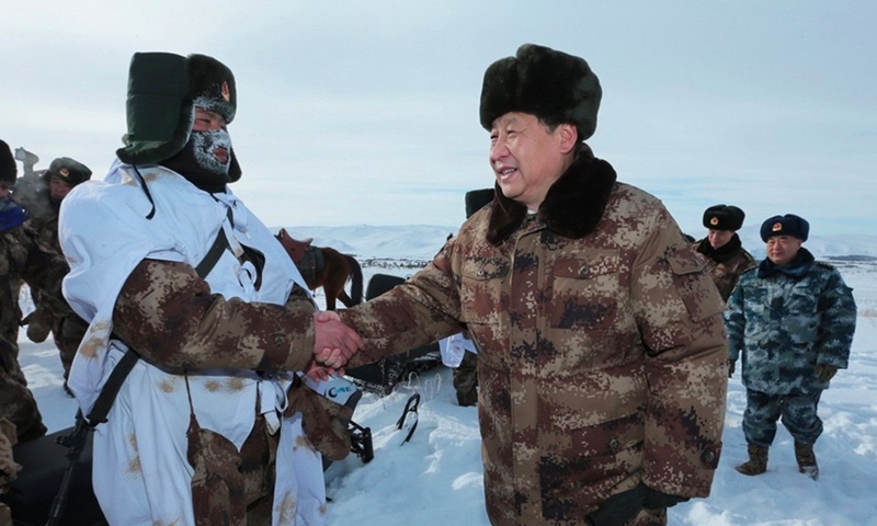 2014年1月26日，習近平總書記春節(jié)前夕冒嚴寒踏冰雪慰問邊防官兵。