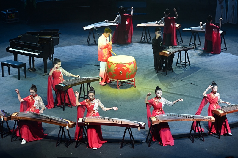 2024年1月21日，廣州，“第二屆粵港澳大灣區(qū)青少年音樂周”頒獎(jiǎng)典禮在融創(chuàng)廣州大劇院舉行。