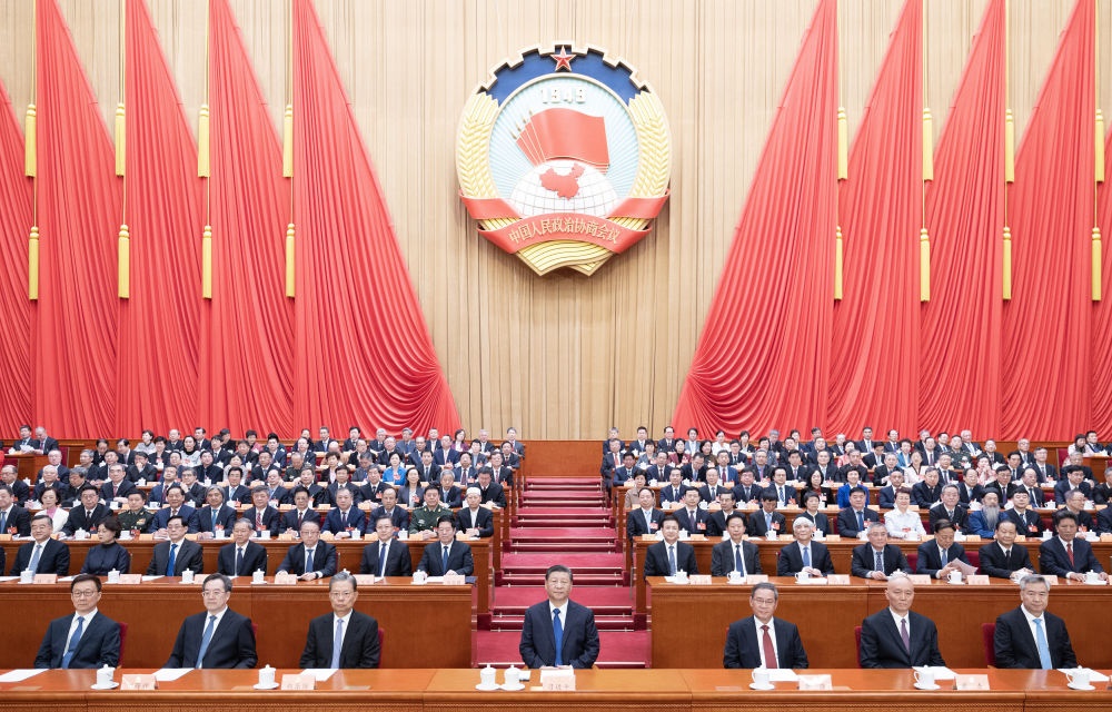 3月10日上午，中國(guó)人民政治協(xié)商會(huì)議第十四屆全國(guó)委員會(huì)第二次會(huì)議在北京人民大會(huì)堂閉幕。這是習(xí)近平、李強(qiáng)、趙樂(lè)際、蔡奇、丁薛祥、李希、韓正在主席臺(tái)就座。王滬寧主持閉幕會(huì)。