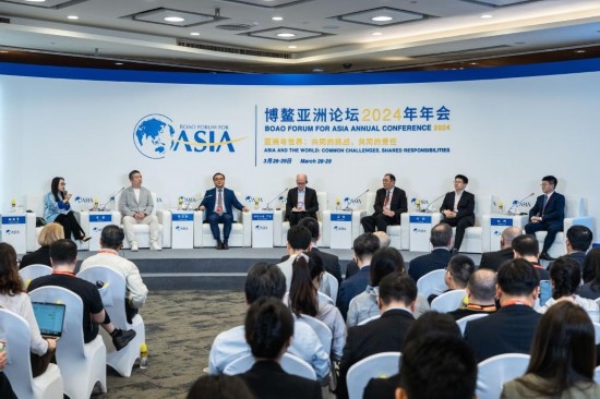 圖為博鰲亞洲論壇2024年年會“AIGC改變世界”分論壇現(xiàn)場。新華社記者 曹夢瑤 攝