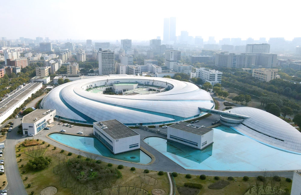 空中俯瞰位于上海張江科學城的上海光源（2024年2月27日攝，無人機照片）。