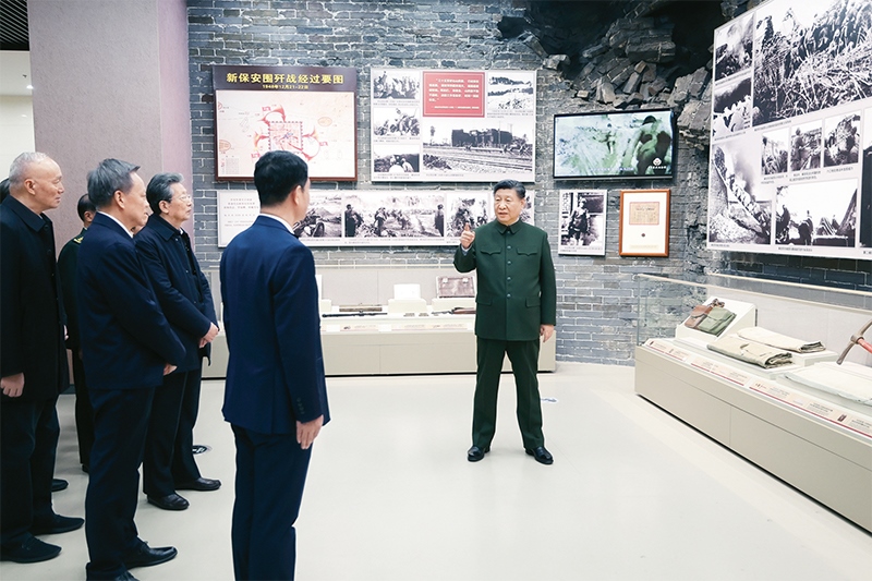 2024年2月1日至2日，中共中央總書記、國(guó)家主席、中央軍委主席習(xí)近平來到天津，看望慰問基層干部群眾。這是2日上午，習(xí)近平在平津戰(zhàn)役紀(jì)念館考察。 新華社記者 鞠鵬/攝