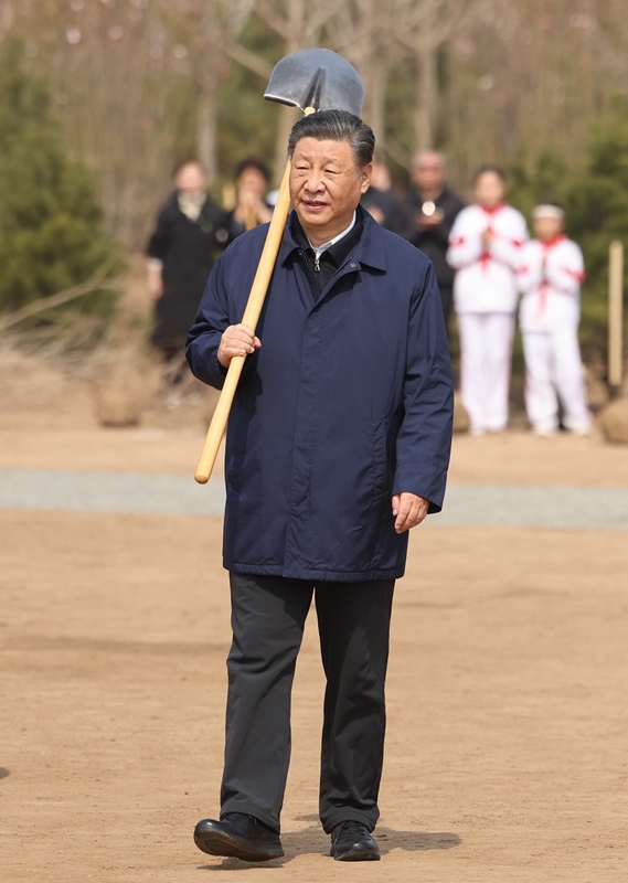 2024年4月3日，習(xí)近平總書記來到北京市通州區(qū)潞城鎮(zhèn)參加首都義務(wù)植樹活動(dòng)。