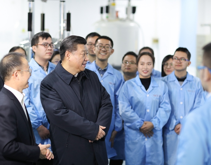 2019年1月17日，習(xí)近平在天津南開大學(xué)元素有機化學(xué)國家重點實驗室同師生親切交流。