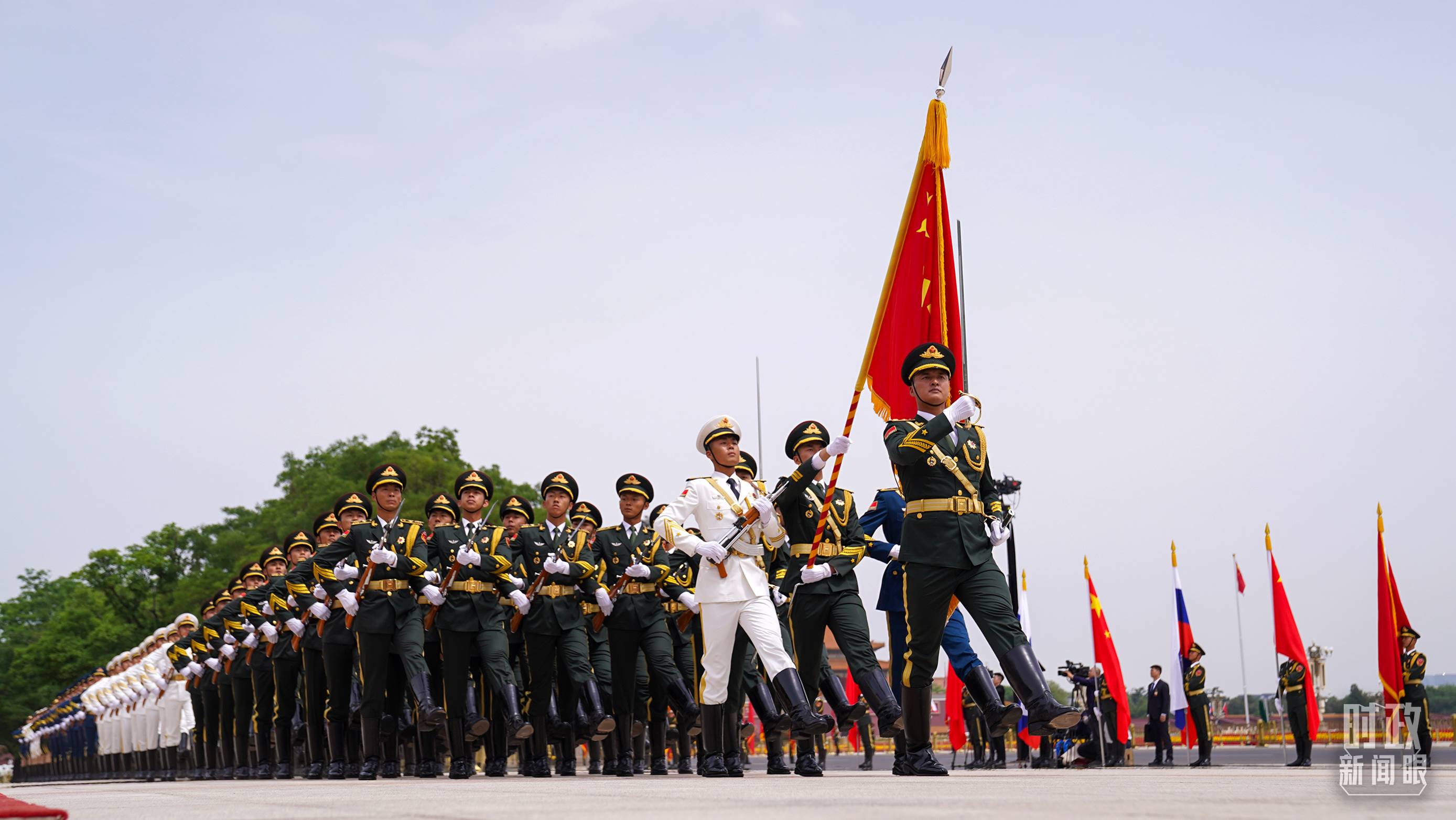 △歡迎儀式現(xiàn)場的中國人民解放軍儀仗隊(duì)。（總臺國廣記者李晉拍攝）