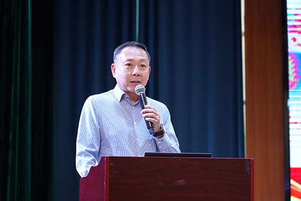 北京大鸞翔宇慈善基金會理事長、周恩來侄外孫沈清講述周恩來的讀書故事。