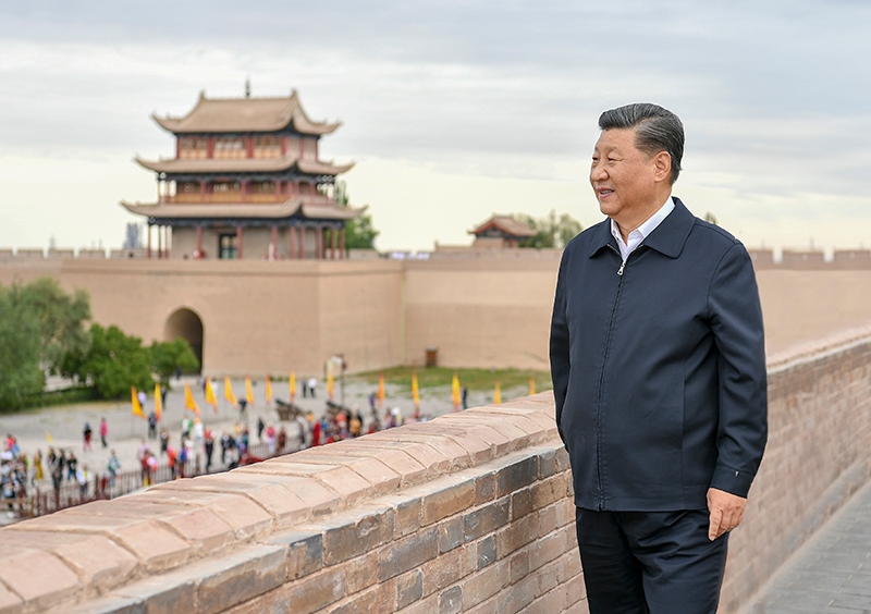 2019年8月20日，習(xí)近平總書記來到甘肅嘉峪關(guān)關(guān)城，登上城樓察看關(guān)城整體面貌，聽取河西走廊長城、關(guān)隘歷史文化情況介紹。