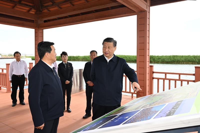 △2023年6月5日，習(xí)近平總書記在烏梁素?？疾?。