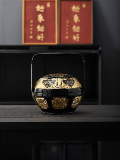 永春漆籃作品《籃犀》。中國美術(shù)館供圖