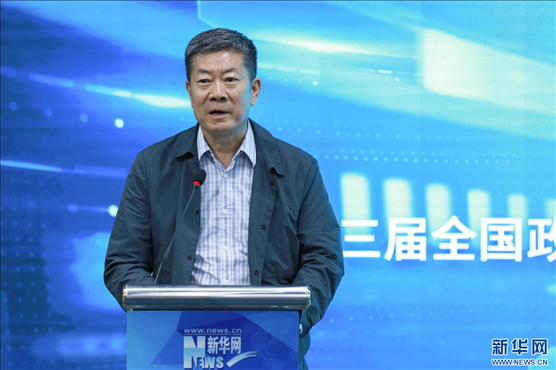 中國版權(quán)協(xié)會理事長、第十三屆全國政協(xié)文化文史和學(xué)習(xí)委員會副主任、新聞出版總署原副署長、國家版權(quán)局原副局長閻曉宏現(xiàn)場致辭