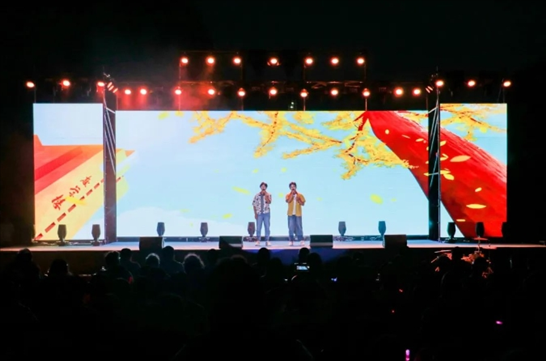 歌曲《啟程》演出現(xiàn)場。供圖：日照職業(yè)技術學院