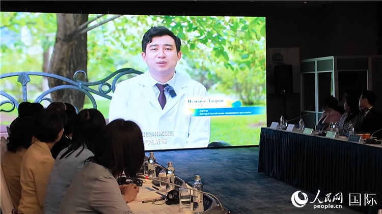 人民網(wǎng)《共贏》紀錄片發(fā)布儀式在阿斯塔納舉行。人民網(wǎng)記者盛楚宜 攝