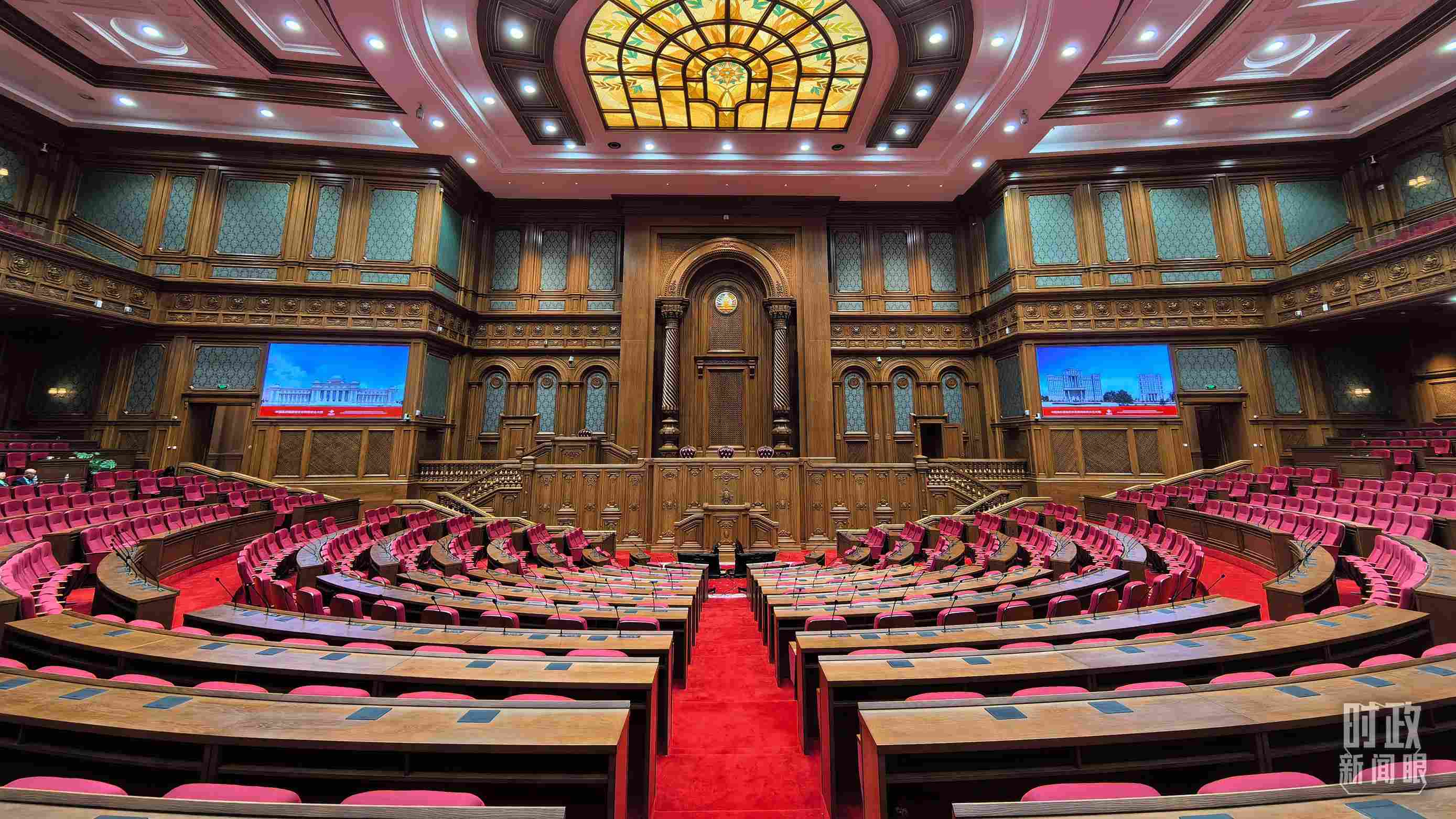 △中方援建塔議會(huì)大樓內(nèi)的聯(lián)席議會(huì)廳。（總臺(tái)央視記者陸泓宇拍攝）