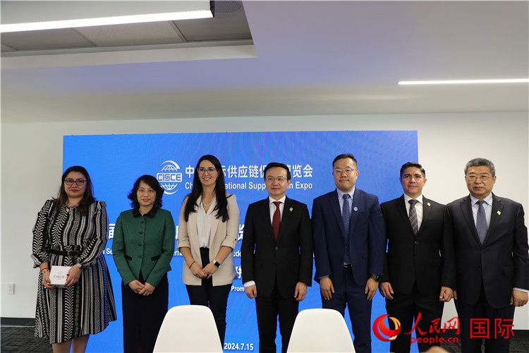 嘉賓合影。人民網(wǎng) 埃內(nèi)斯托·多明戈斯攝
