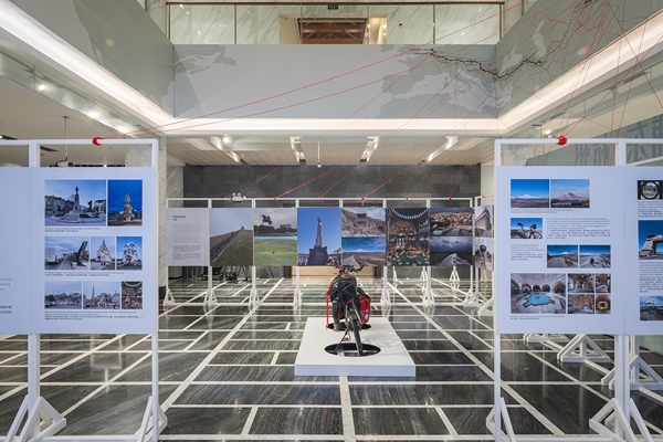“東游記”展覽。校方供圖