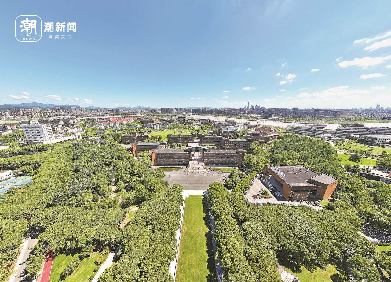 俯瞰寧波大學(xué)。潮新聞?dòng)浾?賀元?jiǎng)P 周旭輝 彭鵬 攝