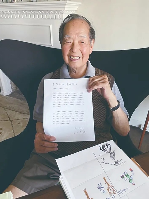 李政道先生曾面對鏡頭展示給中國高能物理事業(yè)的寄語。圖片來源：中國科學(xué)報
