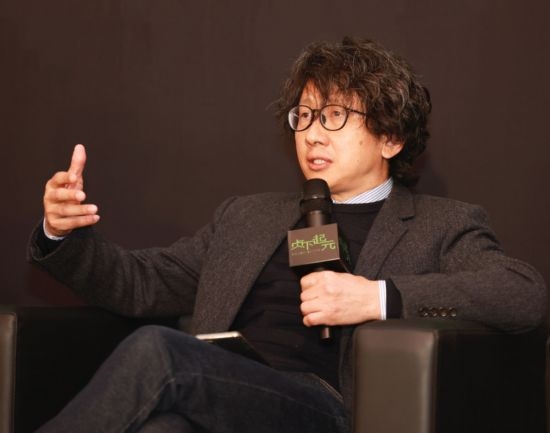 在學術論壇上發(fā)言的朱銳。（受訪者供圖）