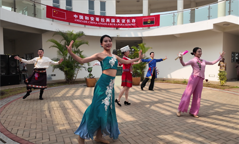 舞蹈《美麗中國》。內(nèi)圖大學(xué)孔子學(xué)院供圖