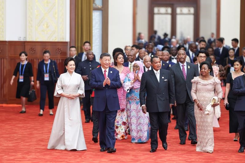 2024年9月4日晚，習(xí)近平主席和夫人彭麗媛在北京人民大會(huì)堂舉行宴會(huì)，歡迎來華出席中非合作論壇北京峰會(huì)的非方及國(guó)際貴賓。