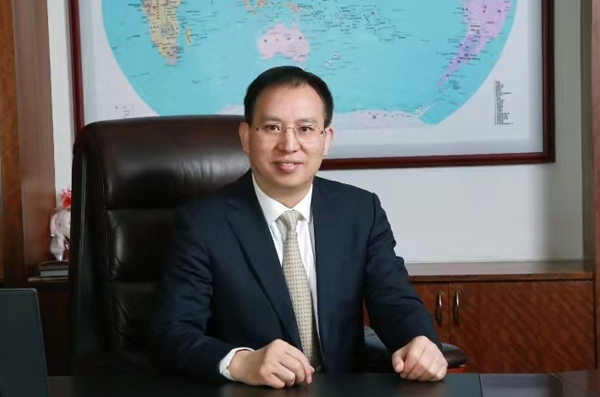 交通銀行黨委委員、副行長周萬阜接受人民網(wǎng)記者采訪。受訪者供圖