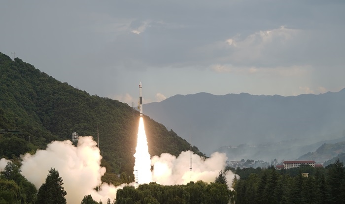 快舟一號(hào)甲運(yùn)載火箭將天啟星座29~32星發(fā)射升空。楊熙攝