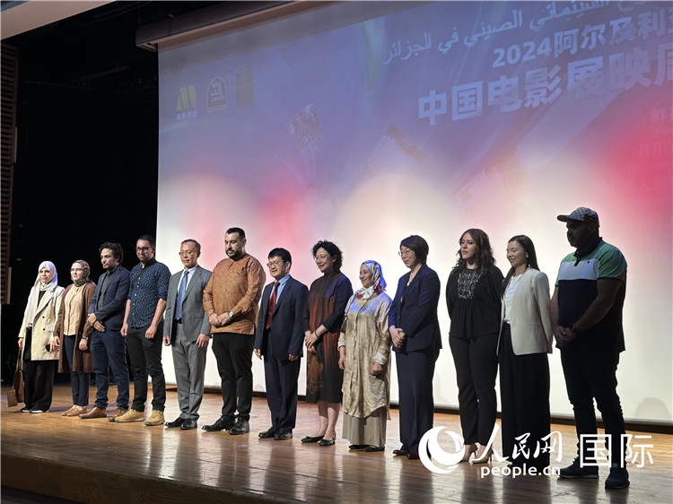 中阿兩國(guó)官員、電影行業(yè)從業(yè)者、媒體代表等出席開(kāi)幕式 郝瑞敏攝