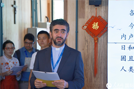里約天主教大學(xué)校長安德森·佩德羅索在活動現(xiàn)場致辭。人民網(wǎng)記者 陳海琪攝