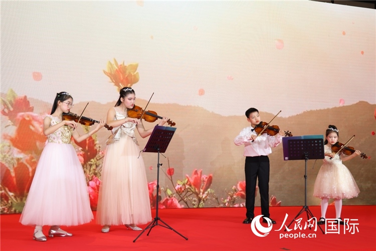 中國青少年樂器表演。人民網(wǎng)記者任皓宇攝