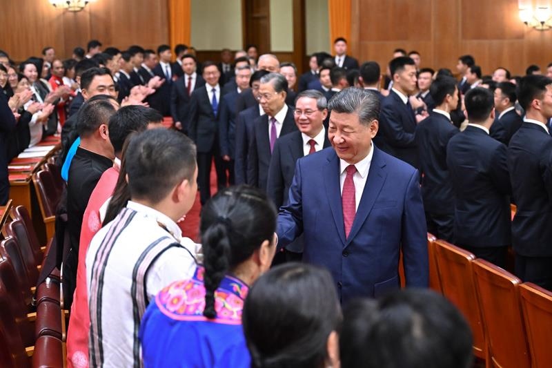 2024年9月29日晚，慶祝中華人民共和國成立75周年音樂會在京舉行。習(xí)近平總書記等黨和國家領(lǐng)導(dǎo)人，同3000多名觀眾一起觀看演出。