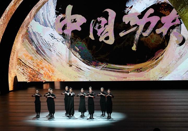 2024年9月19日，演職人員在北京文化論壇專場文藝演出中表演舞劇《詠春》。