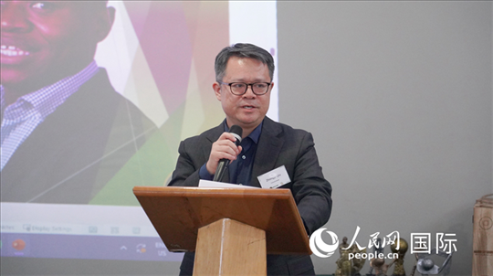 中國駐南非使館經商處參贊邱忠義發(fā)言。 人民網 張茜攝