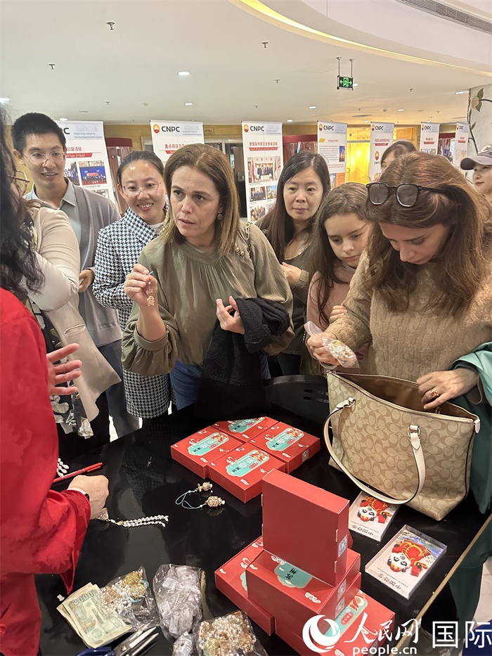 中國傳統(tǒng)非物質(zhì)文化遺產(chǎn)互動(dòng)展示。人民網(wǎng)記者 郝瑞敏攝
