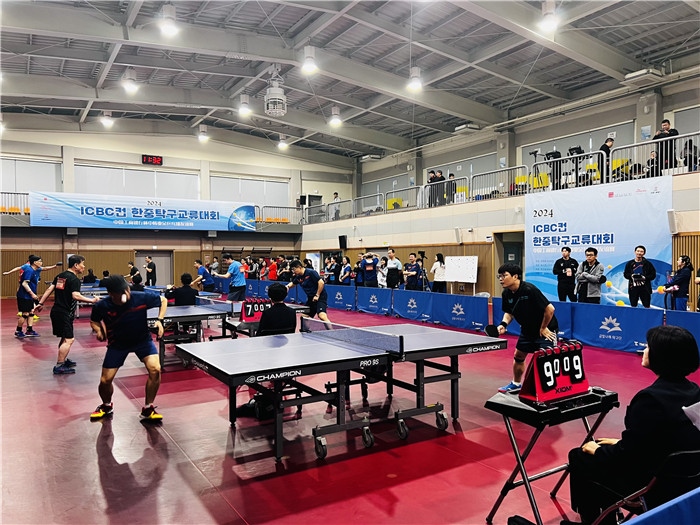 圖為中韓業(yè)余乒乓球友誼賽現(xiàn)場。 首爾中國文化中心供圖