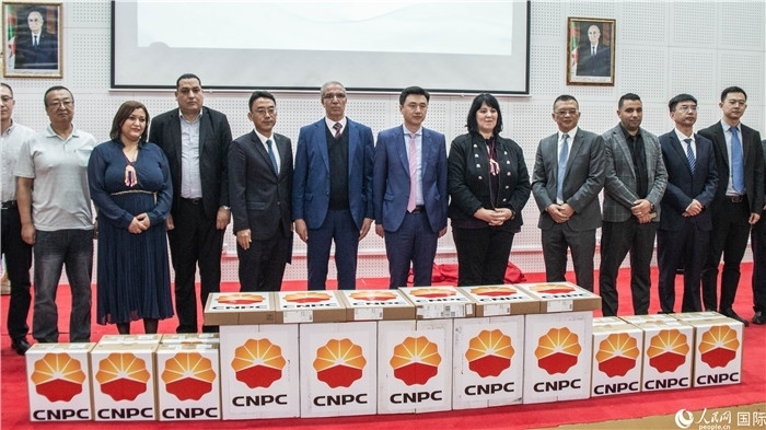 中企向阿爾及利亞大學(xué)捐贈(zèng)電教設(shè)備活動(dòng)現(xiàn)場(chǎng)。人民網(wǎng)記者 郝瑞敏攝